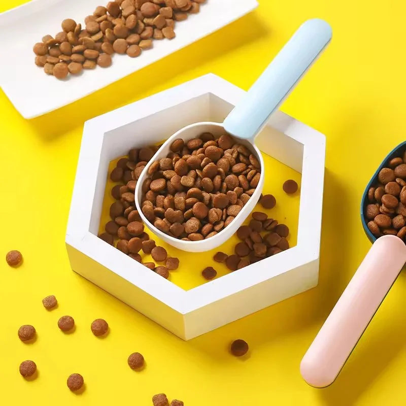 Clip-On Pet Food Scoop