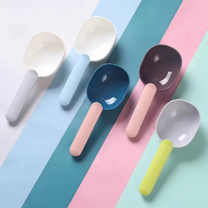 Clip-On Pet Food Scoop