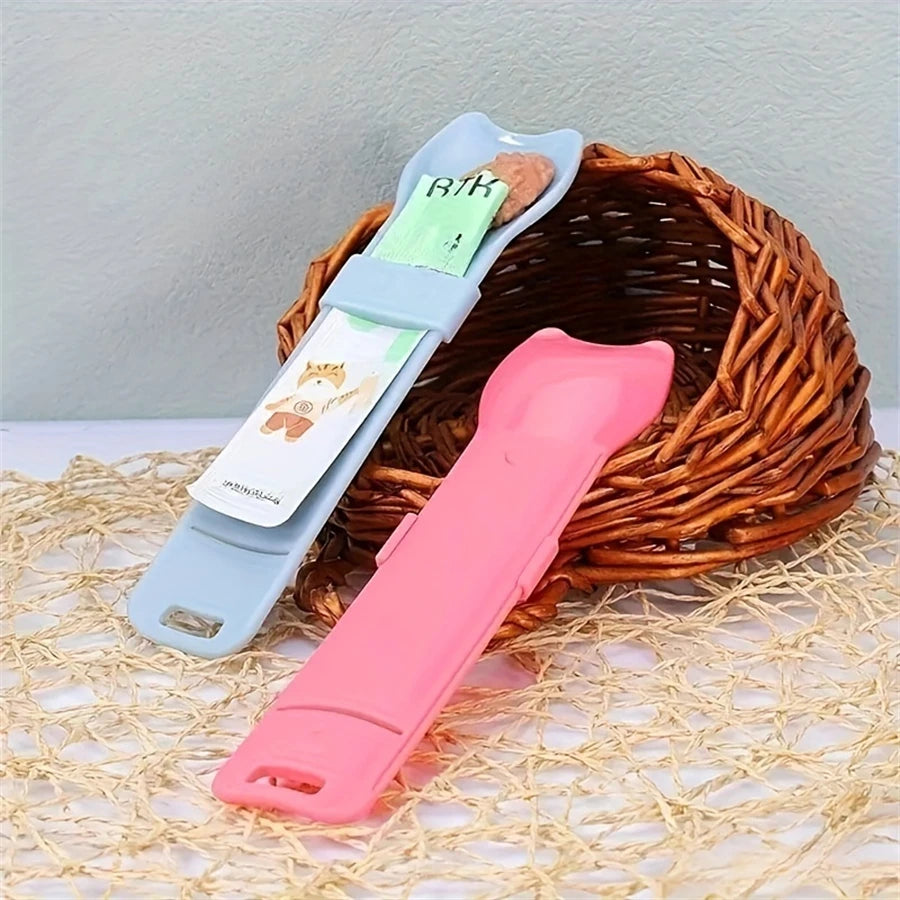 Quadrate Treat Squeeze Feeder for Cats